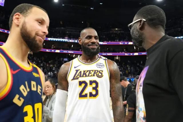 开云APP-湖记：库里和追梦计划在休赛期全力招募詹姆斯